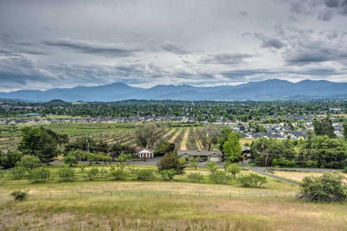 Stunning Medford Escape With Panoramic Views!