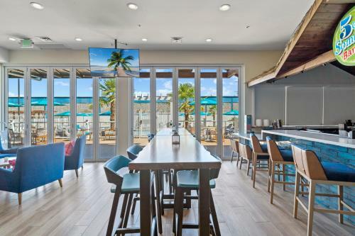 Hotel Compass By Margaritaville Medford