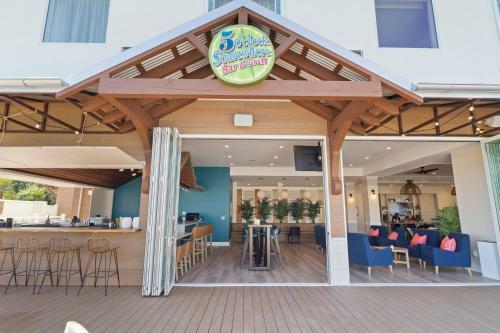 Hotel Compass By Margaritaville Medford