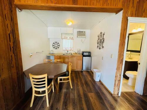 Hotel Riverfront Lodging