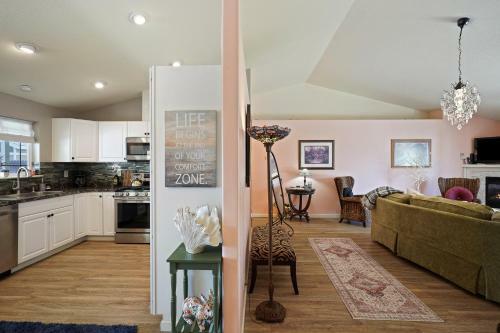 Canyon Cottage Home