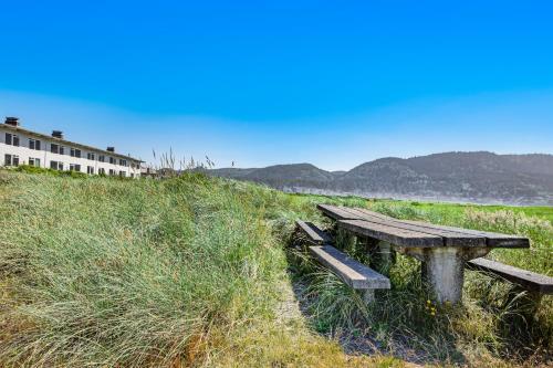 Tides By The Sea 152