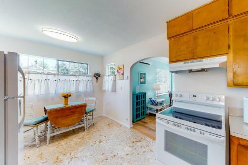 Waldport Bungalow
