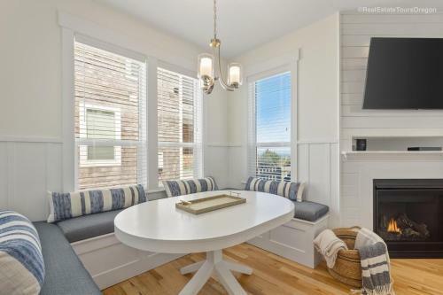 Driftwood Cottage - Olivia Beach