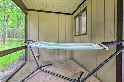 Family-friendly Poconos Pad With Amenity Access