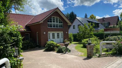 Hostal Hotel Pension Brilke Negast