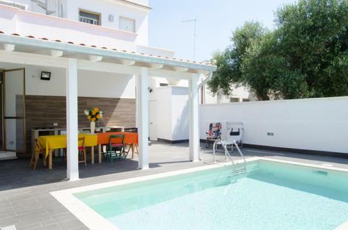 Villa Maria Con Piscina A Torre Colimena
