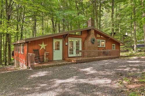 Big Bass Lake Cozy Ranch Cabin With Fire Pit!