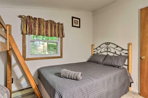 Big Bass Lake Cozy Ranch Cabin With Fire Pit!