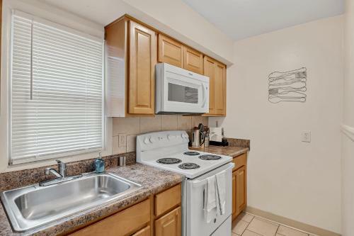 Apartamento Convenient 2br With Comfy Sofa And Tv