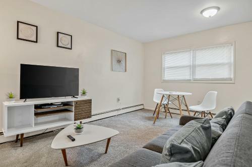 Apartamento Convenient 2br With Comfy Sofa And Tv