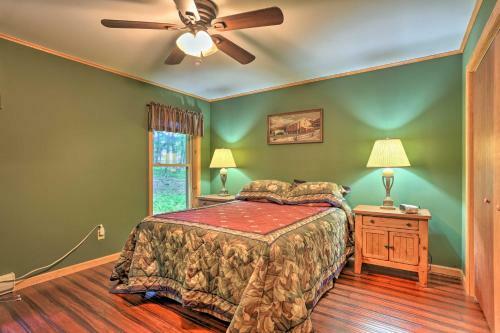 Cozy Lake Ariel Home With Community Amenities!