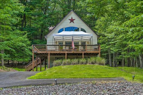 Cozy Lake Ariel Home With Community Amenities!