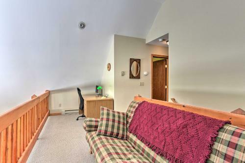 Cozy Lake Ariel Home With Community Amenities!