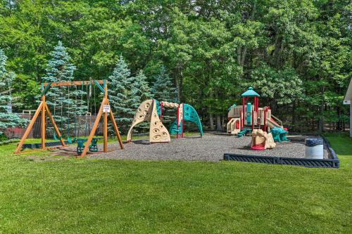 Cozy Lake Ariel Home With Community Amenities!