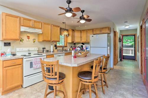 Cozy Lake Ariel Home With Community Amenities!
