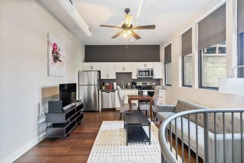 Modern Upscale 2br Apartment In Carson By Stay Gia