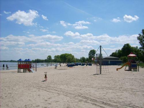 Ferien-bungalow -3- Im Seebad Ueckerm�ndeot Bellin
