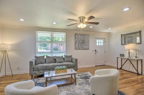 Chic Columbia Home With Backyard And Fire Pit!