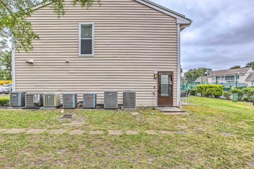 Apartamento Little River Condo With Patio About 3 Mi To Beach!