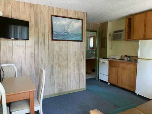 Motel Dewitt Rooms & Cottages