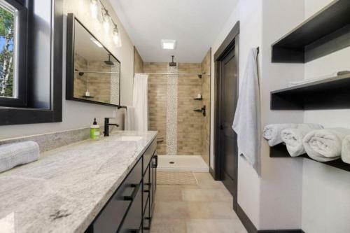 24 Karat Loge At Terry Peak
