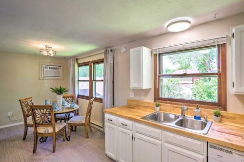 Charming Rapid City Apartment Walk To Lake!
