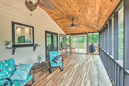 New! Pickwick Lake Home With Screened-in Porch, Dock