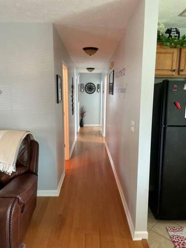Relax In Bear's Den Getaway Private Home!