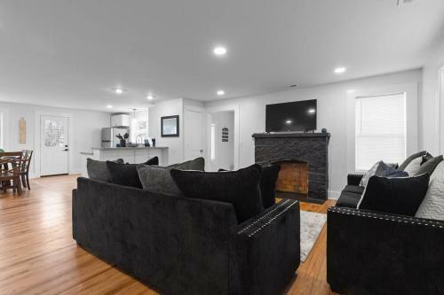 Sleek & Beautiful Chattanooga Home