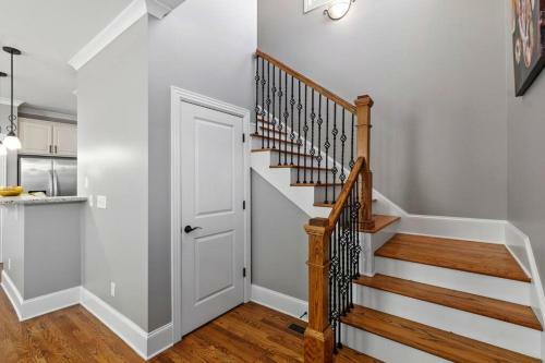 Magnolia Downtown Home - 3 Bedroom 3 Bath