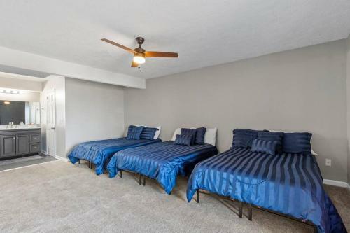 Cheerful 2 Bedroom Town Home Amazing Views