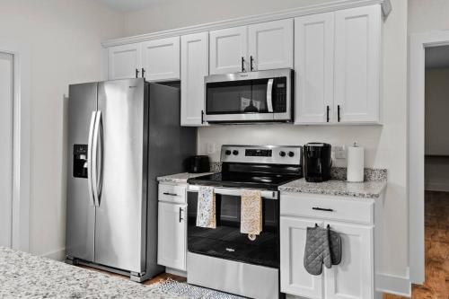 Beautiful Cottage - 2 Miles From I-75