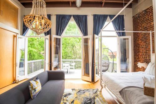 Apartamento Largest Rooftop W Firepit - Vaulted Luxe Penthouse