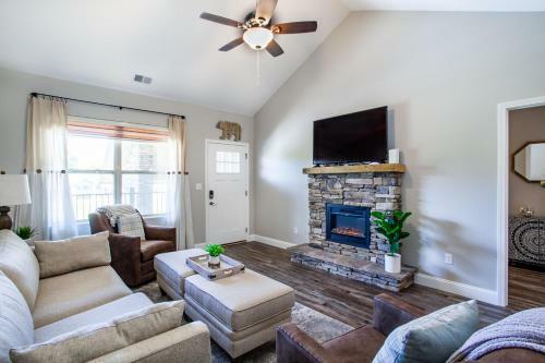 Charming Cades Cove Condo - Community Amenities