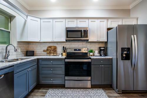 Charming Cades Cove Condo - Community Amenities