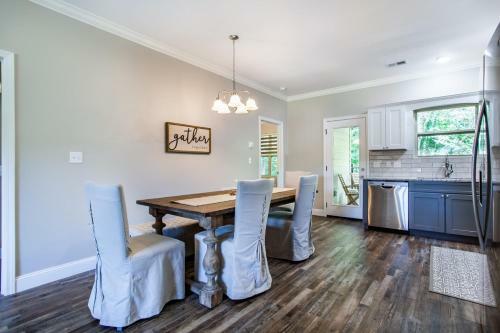 Charming Cades Cove Condo - Community Amenities