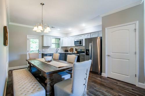 Charming Cades Cove Condo - Community Amenities
