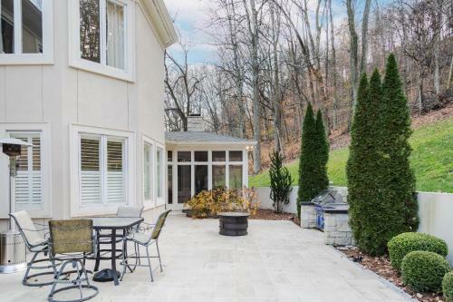The Above Nashville Ridgetop Estate