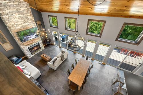 The Highlander Cabin