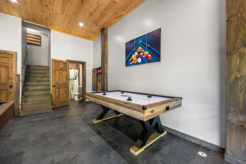 The Highlander Cabin