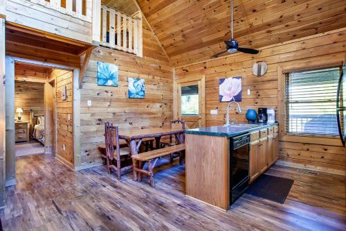 Laketown Bears - Pool Table & Hot Tub!