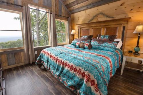 Mountain Views, Indoor Pool, Theater Room, And Fire Pit For 26!