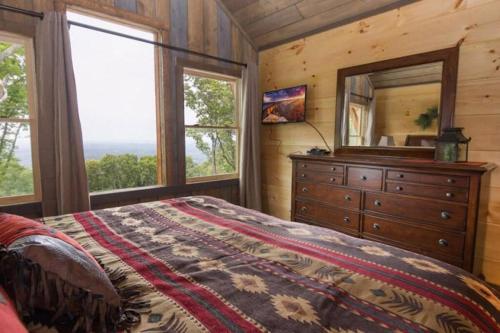 Mountain Views, Indoor Pool, Theater Room, And Fire Pit For 26!