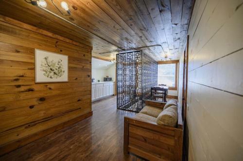 Beautiful Amp Spacious Fully Renovated Farmhouse