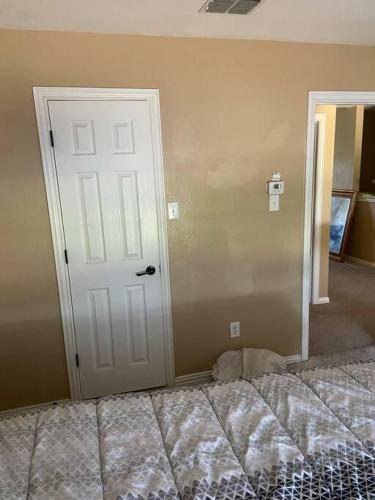Huge Arlington / Mansfield 4 Bedroom 3 Bath