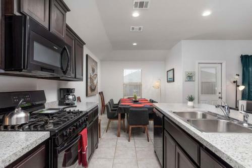 Comfortable Modern Home Near Tcu, Dickies, Fw