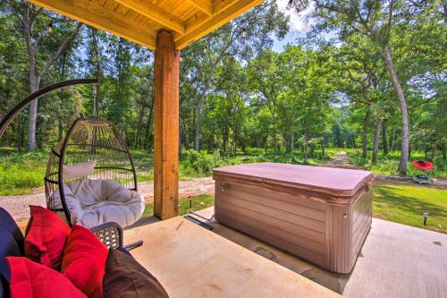 Just-built Eustace Getaway - Walk To The Lake