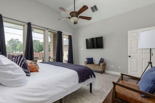 Executive Family Home With Pool In Keller