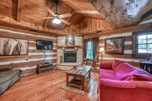 New Charming Cottage With Hot Tub And Fireplace
